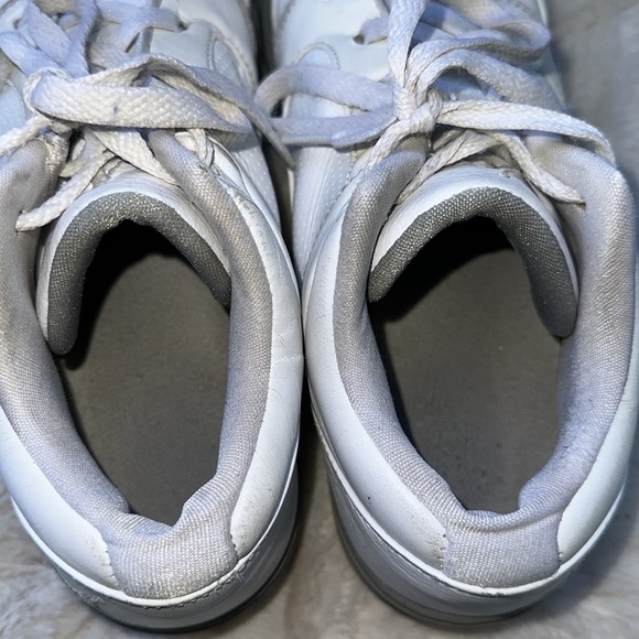 Jordan Classic Low Color White – Cement Size 7.5 - Picture 10 of 15